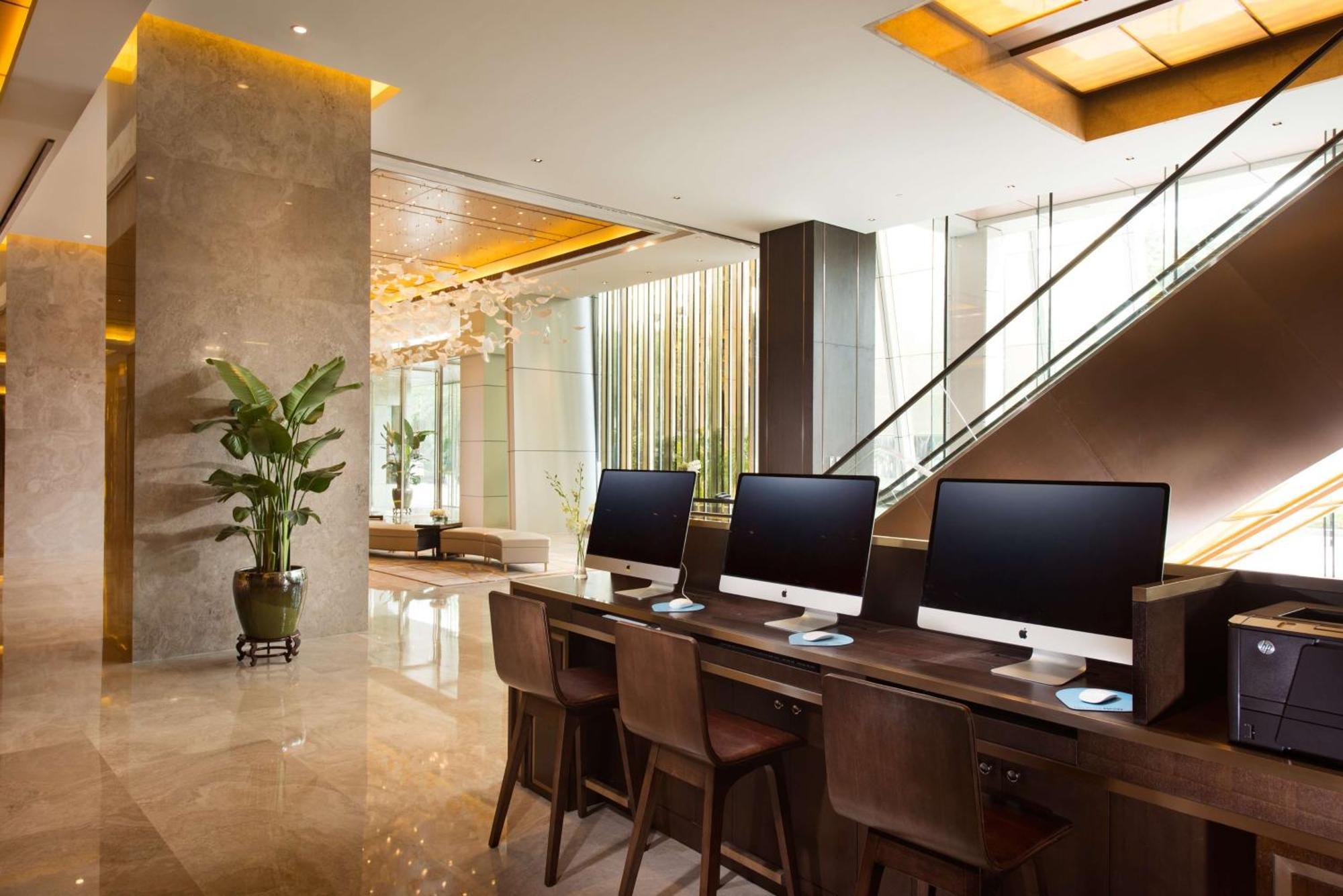 Hilton Shenzhen Futian, Metro Station At Hotel Front Door, Close To Futian Convention & Exhibition Center Bagian luar foto